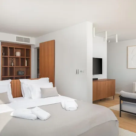 Isolated From The Noise Of The Apartamento